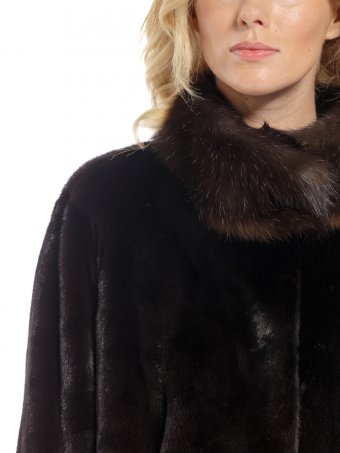 Женское пальто из меха норки с воротником, отделка из меха соболя